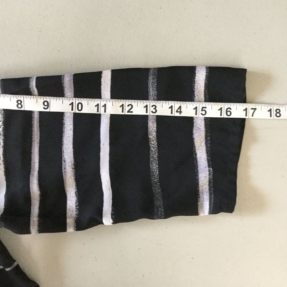 Express Blouse Women Size Small Black Grey White Striped Half Sleeve - Picture 8 of 11